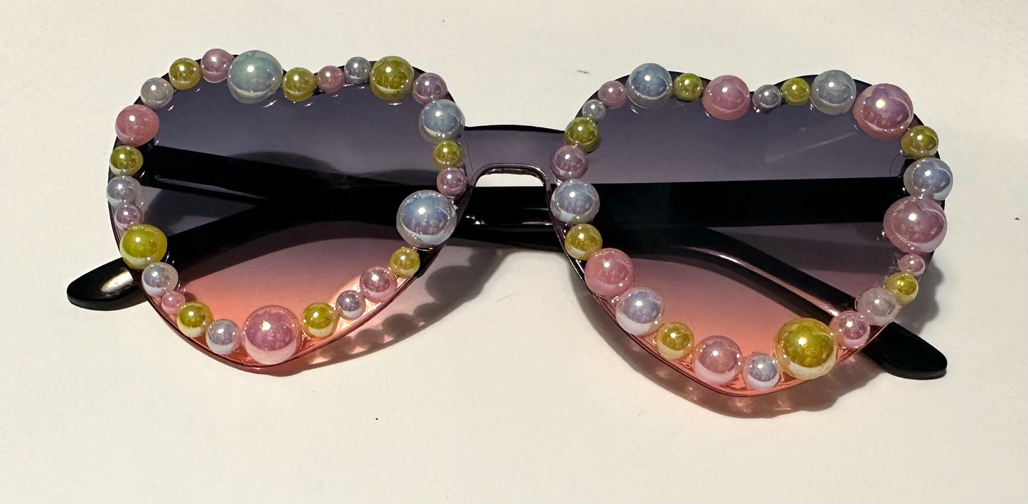 Ombré Heart Sunglasses (black/pink) with Gems around the frame